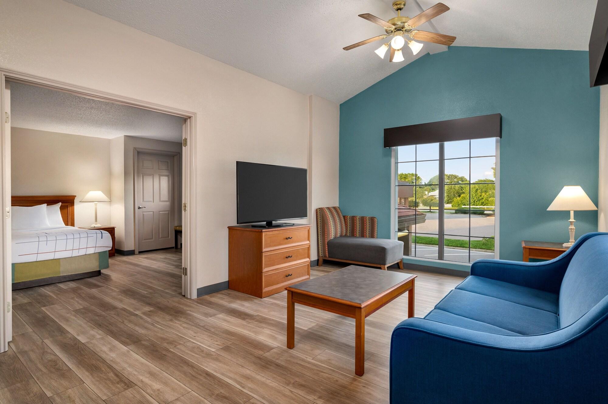 La Quinta Inn By Wyndham Columbus Airport Area Exterior photo